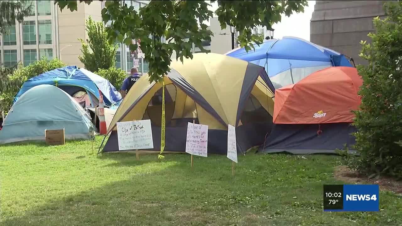 St. Louis officials clear encampment outside City Hall