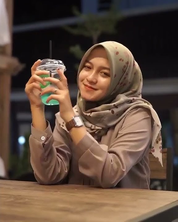 VIDEOIN DOI SENYUM MANIS SEKALI | HALU STORY #shorts  #storyhalu #storyig #storywa