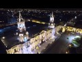 Plaza de armas de arequipa noche  vista desde un drone