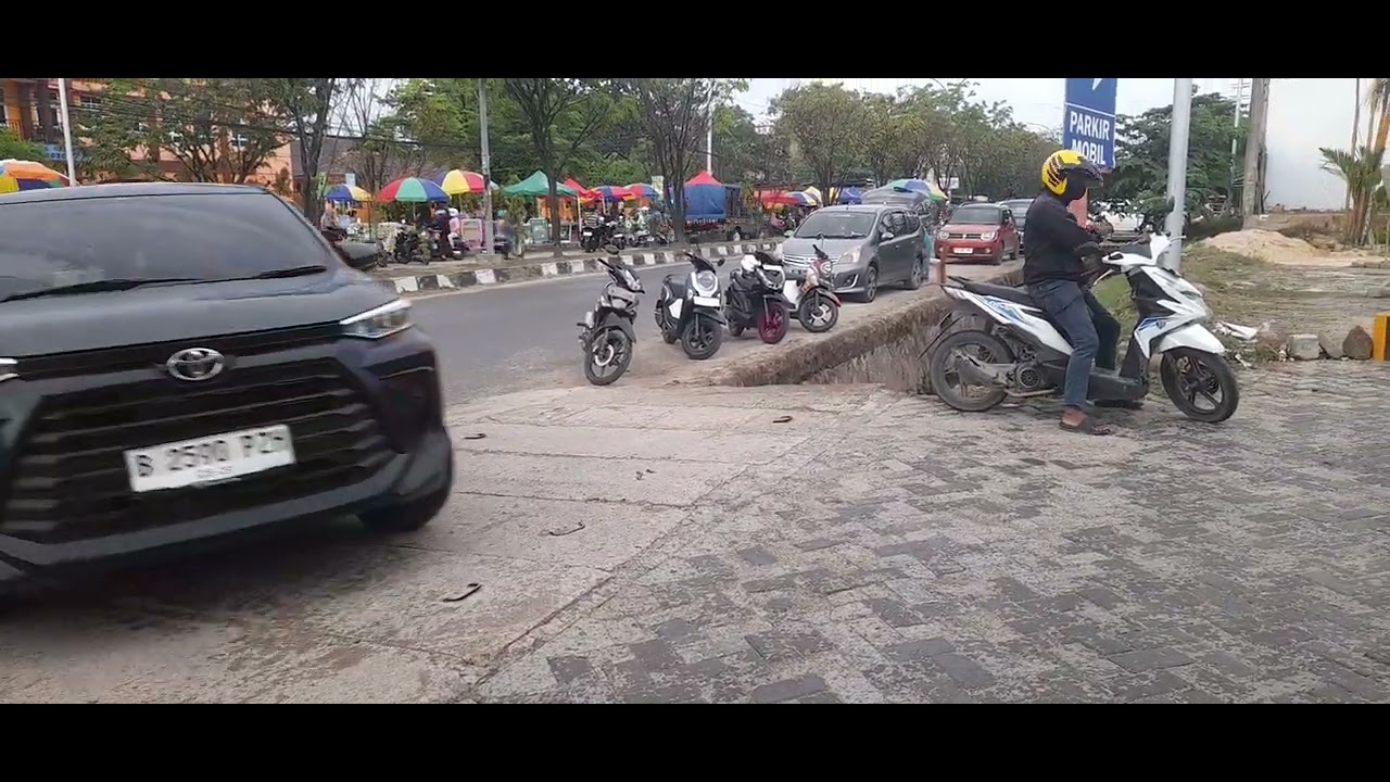 Suasana di sore hari puasa hari ke 3 di depan SMA 2 sorong