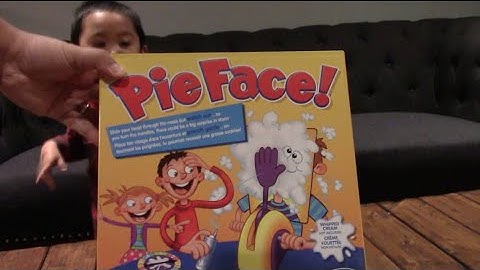 Unboxing the Hasbro Pie Face Game