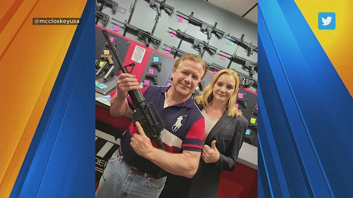 Mark McCloskey shows off new gun after giving up ones used during 2020 confrontation - DayDayNews