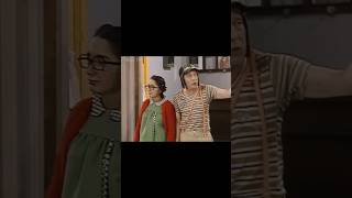 El Chavo se sienta en el Profesor Jirafales #elchavodel8 #comedia #profesorjirafales