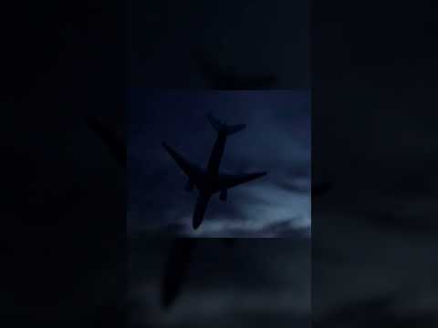 Видео: Командир Рейса 370 за Месяц до Пропажи Самолета Моделировал Схожий Полет на Тренажёре #shorts