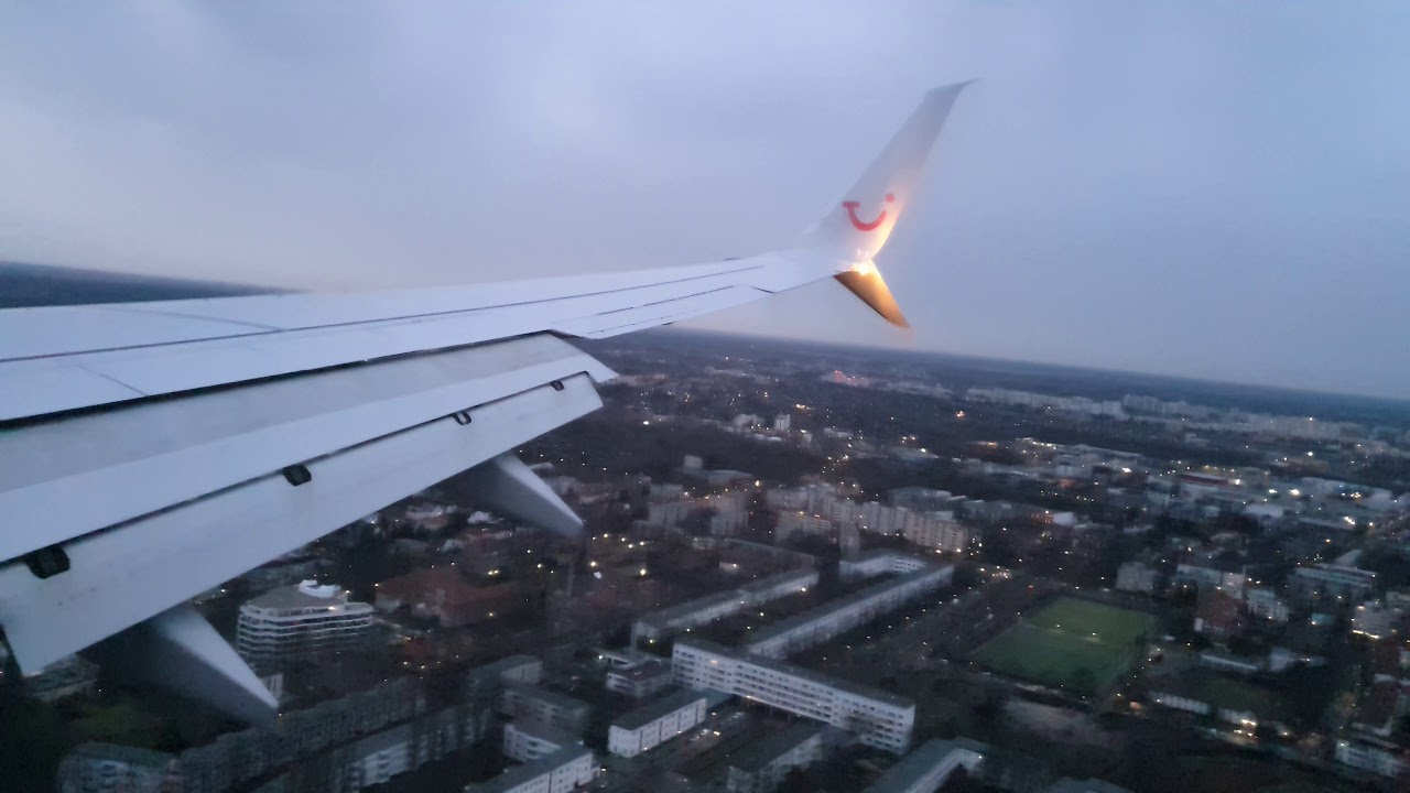 Landung auf dem Flughafen Berlin Tegel (TXL)/Landing on Berlin Tegel Airport (Boeing 737-800)