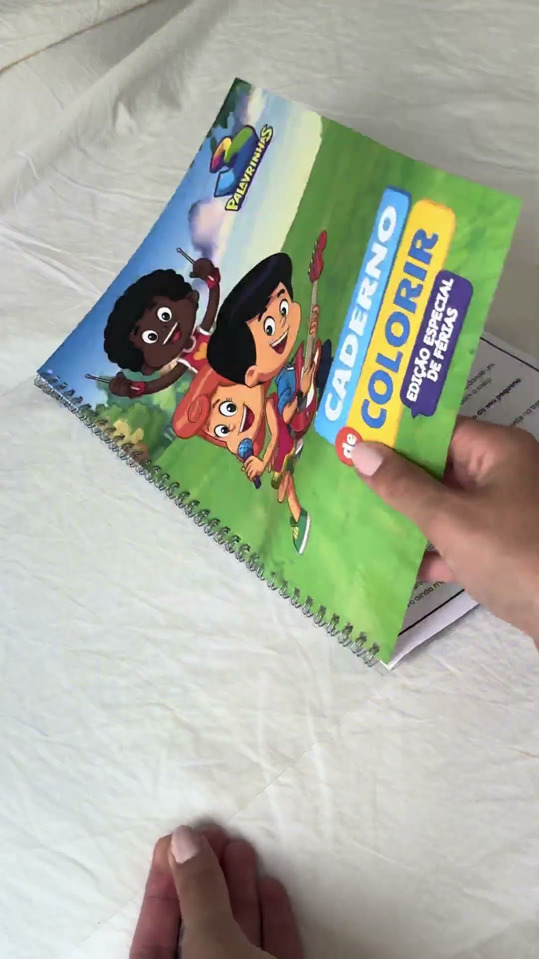 Chegou o caderno de colorir do 3 Palavrinhas! Você encontra gratuitamente na nossa loja oficial.