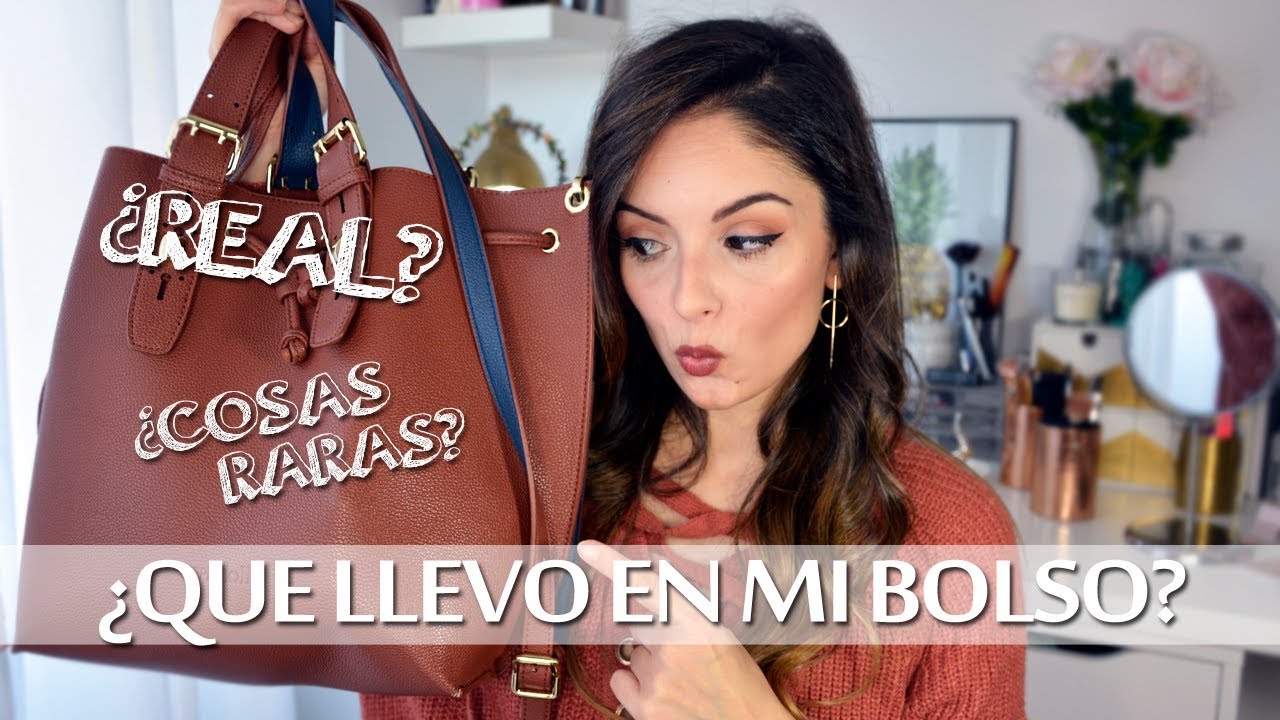 QUE LLEVO EN MI BOLSO? ¡REAL! ¿COSAS RARAS? | PETITSWEETCOUTURE