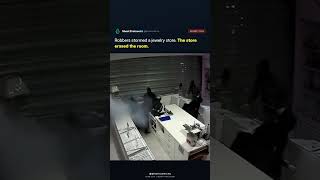 Jewelry Store Stops a Robbery With Instant Security Fog (CCTV)