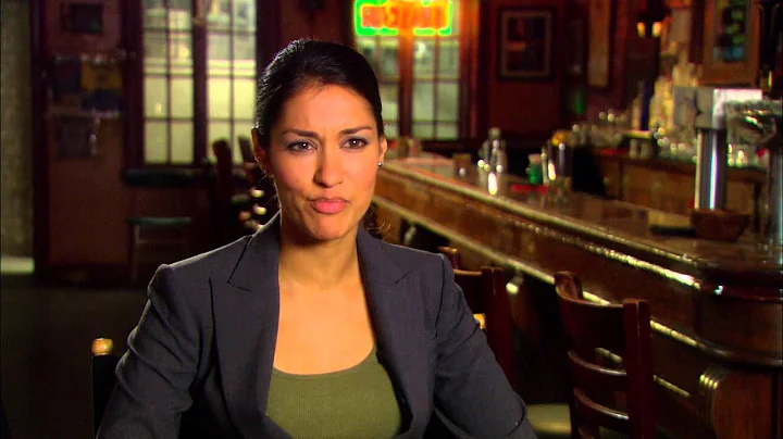 The Mysteries of Laura: Janina Gavankar Det.Meredi...
