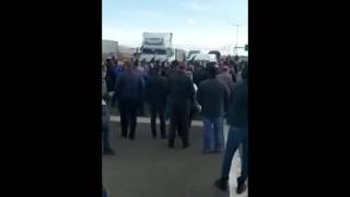 Ağir Vasita Şoförleri̇ Eylem Nedeni̇yle Temi̇ Kapatti