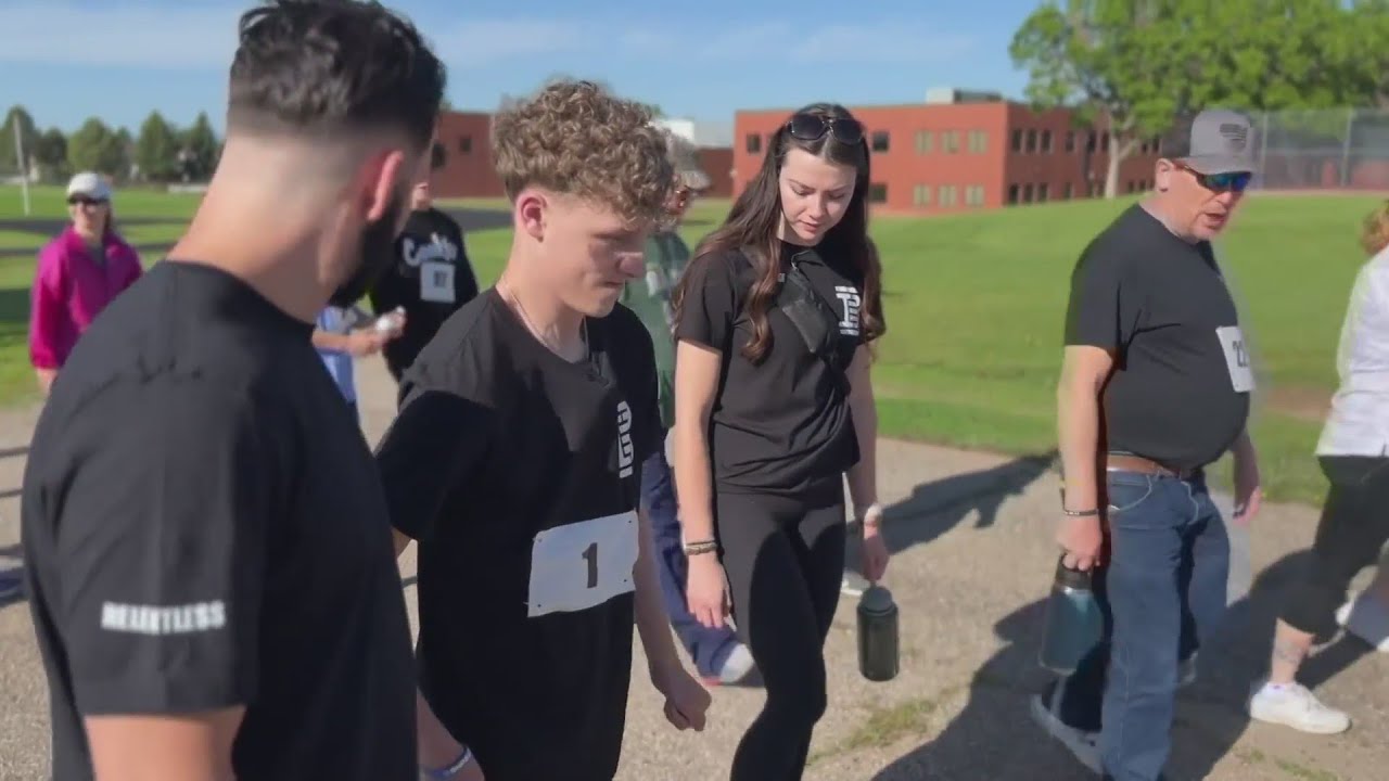 Formerly paralyzed Aurora teen walks in a 5K race - YouTube