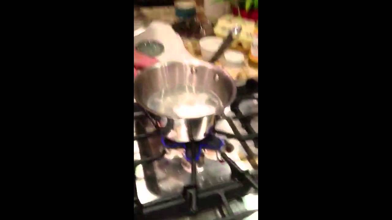 How to poach an egg - YouTube