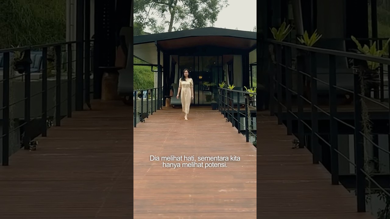 Dia lihat hati, kita cuma lihat permukaannya.