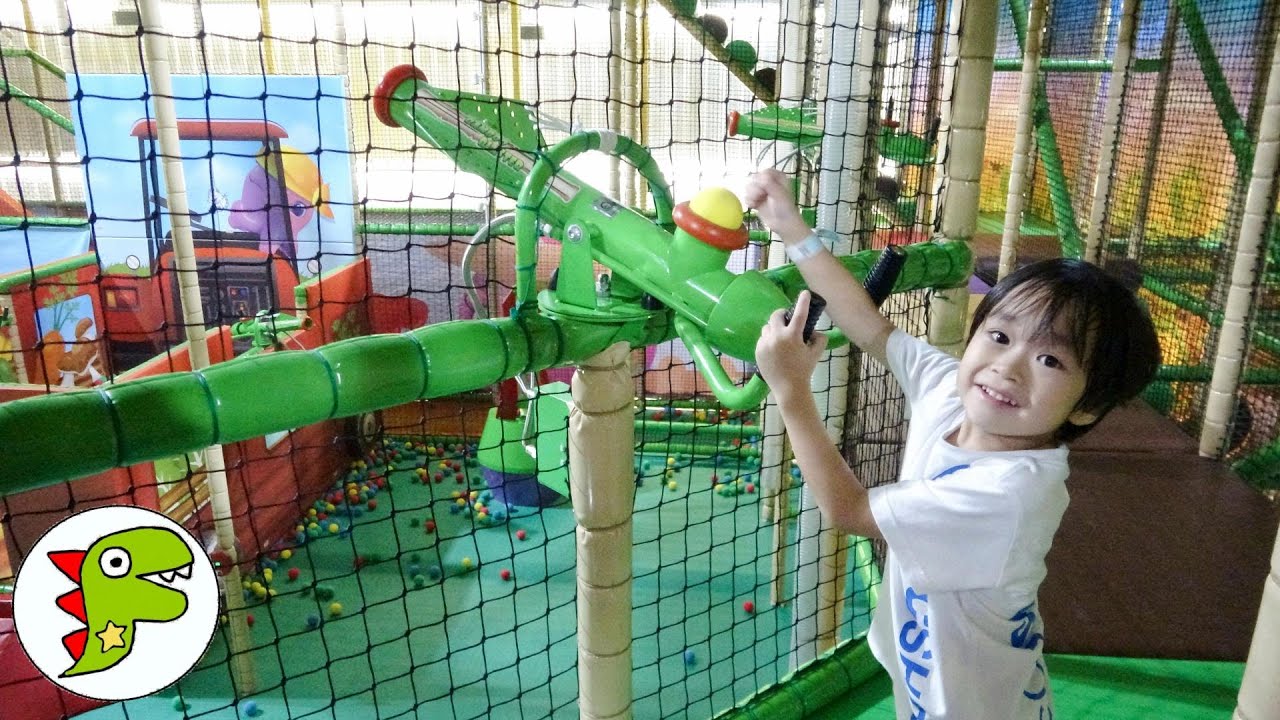 レオくんが室内遊具であそぶよ！どんなアスレチックがあるかな？ トイキッズ