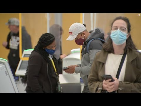 Video: Moet je een masker dragen op de luchthaven van o'hare?