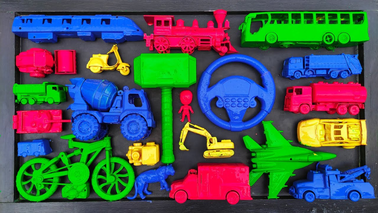 Membersihkan Mainan Mobil Balap, Truk Molen, Bus Telolet, Kereta Api, Tank Baja, Beko Excavator