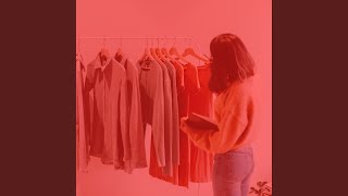 Pulsating Backdrops for Window Shopping