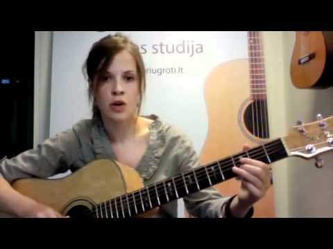Video: Skirtumas Tarp Ritmo Gitaros Ir Pagrindinės Gitaros