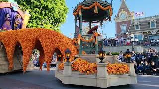Disneyland parade Magic Happens