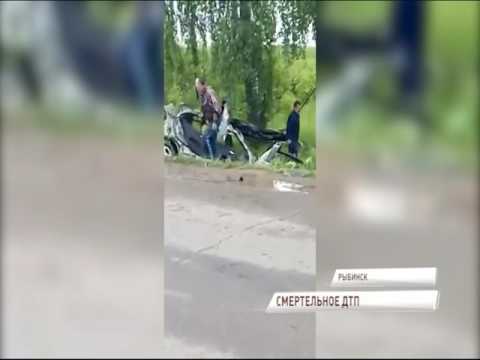 В Сети появилось видео страшной аварии в Рыбинске: погиб водитель «Мерседеса»