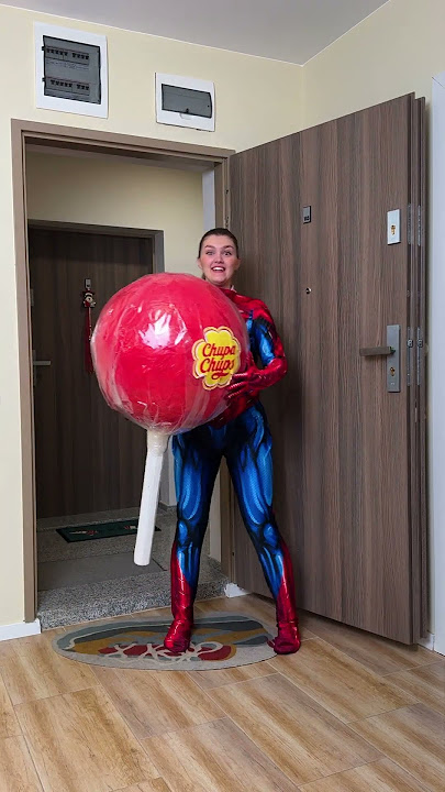 Save Giant Lollipop From Blue