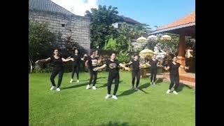 Download lagu senam kreasi_ tiang demen_ gerakan simple_ by ocha putri