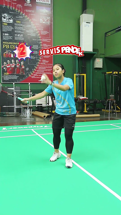 Tips pukulan servis pemain single Versi Aisyah sobat! #flypower #bulutangkis #raketbadminton
