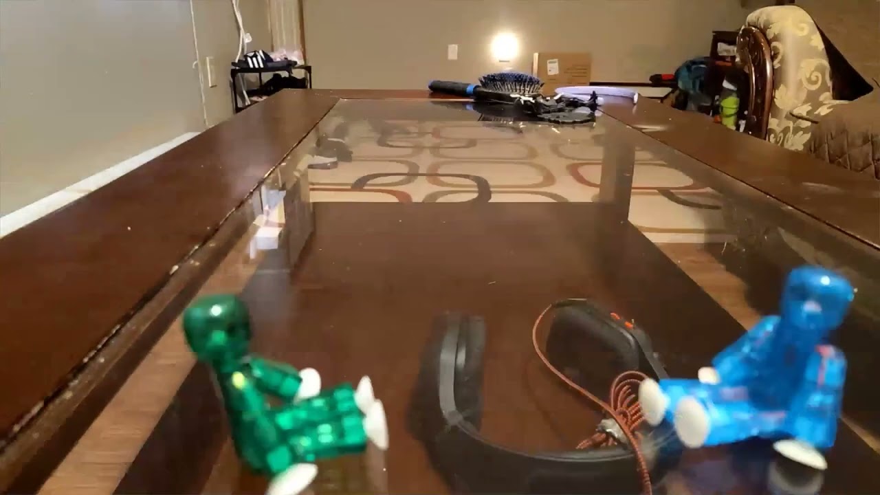 light blue and dark green meat each other! 