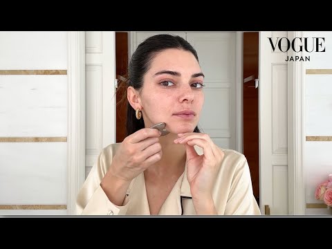 ケンダル・ジェンナー、ニキビ悩みを克服したスキンケア＆フレンチ風の春メイクを披露。| Beauty Secrets | VOGUE JAPAN