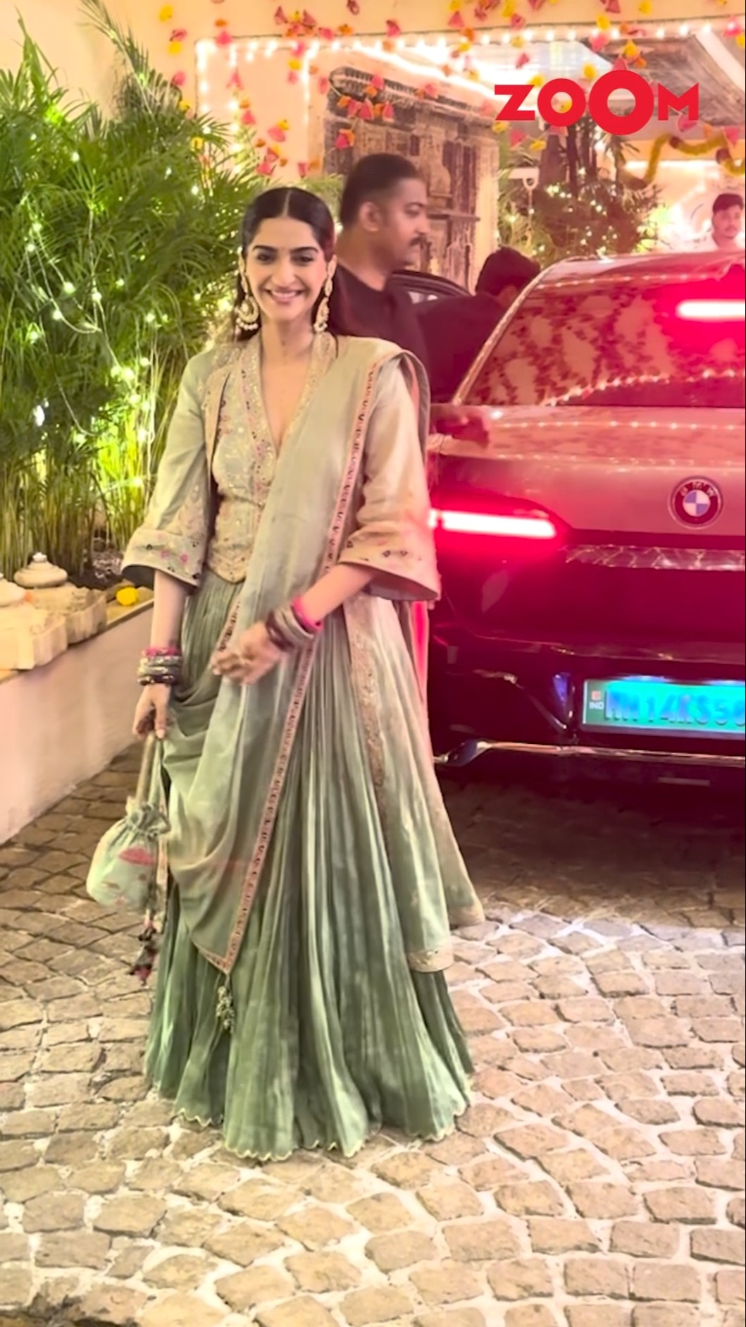 Sonam Kapoor's unseen candid moments are giving us MAJOR fashion goals! #sonamkapoor #shorts