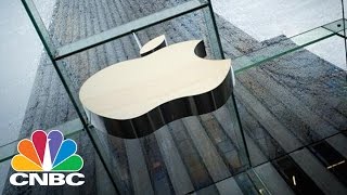 Apple May Make iPhones In The USA | Tech Bet | CNBC