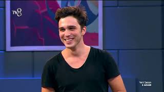 Serenay Sarıkayanın En Büyük Fanı Bulundu 3 Adam