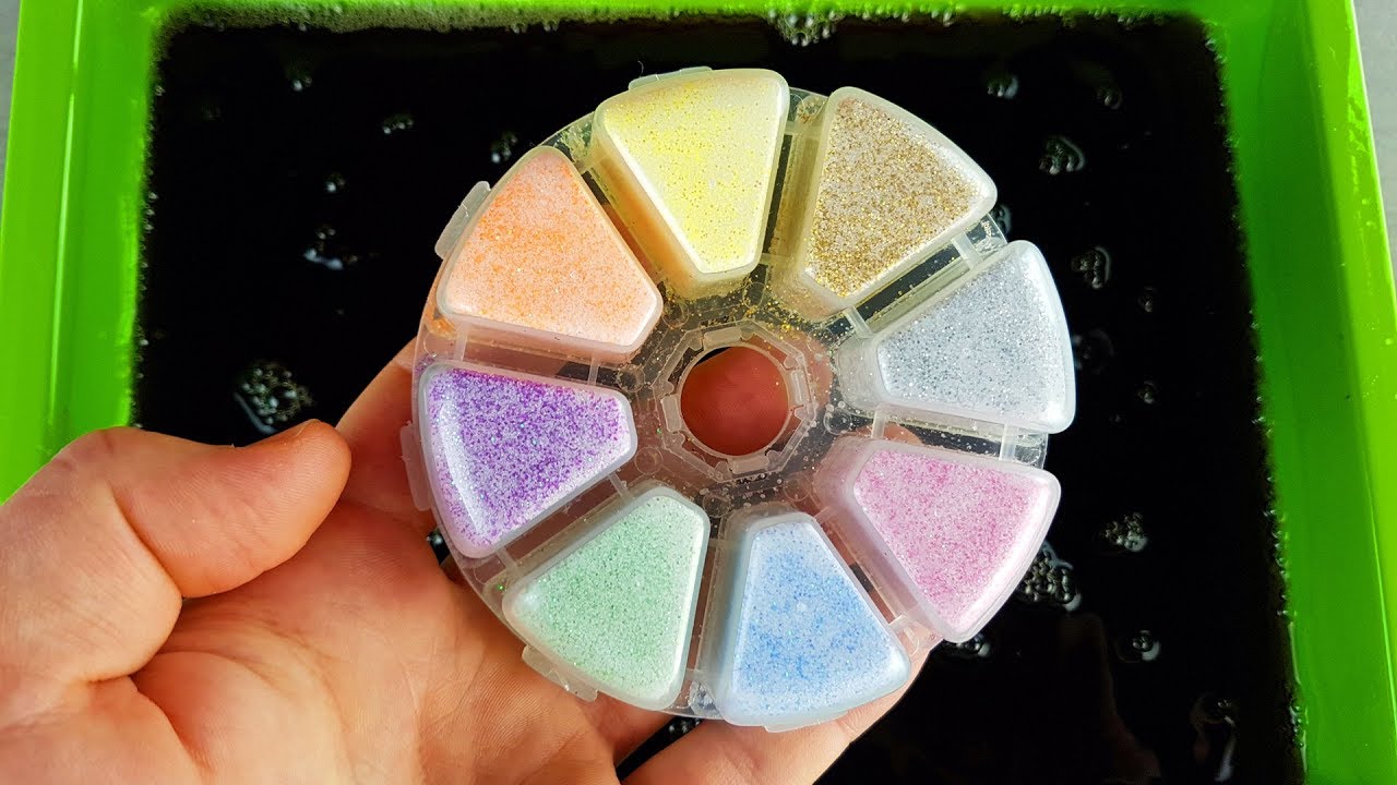 Glitter Bomb in Coca Cola Experiment - YouTube
