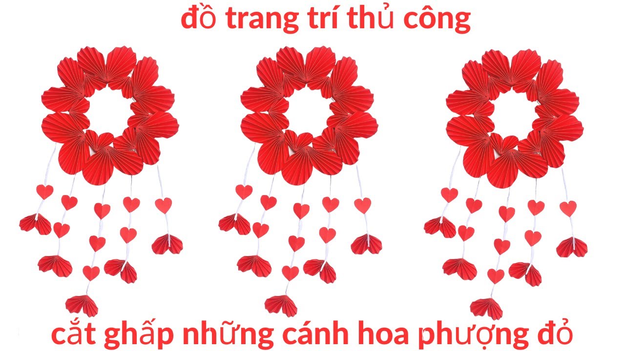 Đồ trang trí thủ công: Với những bộ sưu tập đầy màu sắc và phong phú về đồ trang trí thủ công, bạn sẽ cảm thấy vô cùng thích thú với những chiếc vá, đan, thêu được chế tác thủ công tinh xảo. Bất kỳ ai cũng sẽ giật mình trước đẳng cấp và nét đặc trưng của những sản phẩm này.