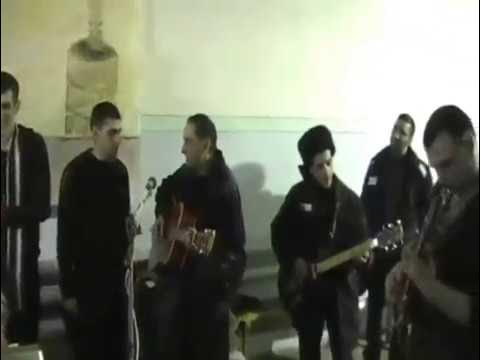цыган на нарах 2. цыган на зоне. цыган на зоне. цыган на зоне. цыган поет в тюрьме.