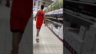 Basket PRANK dans un supermarché 🤣