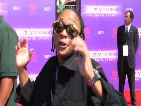 BET AWARDS 07 LIVE FROM THE RED CARPET!!! Lil Snoo...