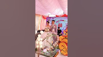 cô dâu chú rể lên sân khấu tình yêu