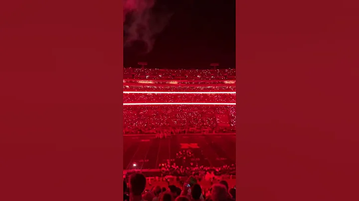Huskers debut the 4th qtr red out vs Northwestern ...