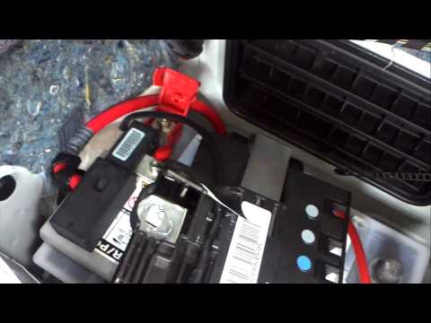 Video: How To Remove Battery On BMW