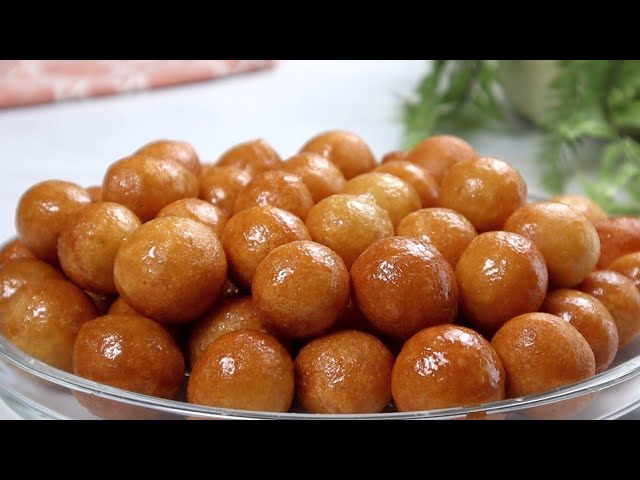 Easy to make, delicious and crispy golden Luqaimat dessert balls! class=