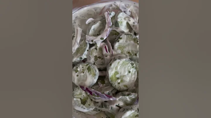Summer Creamy Cucumber Salad #summersalads #creamycucumber #summertime