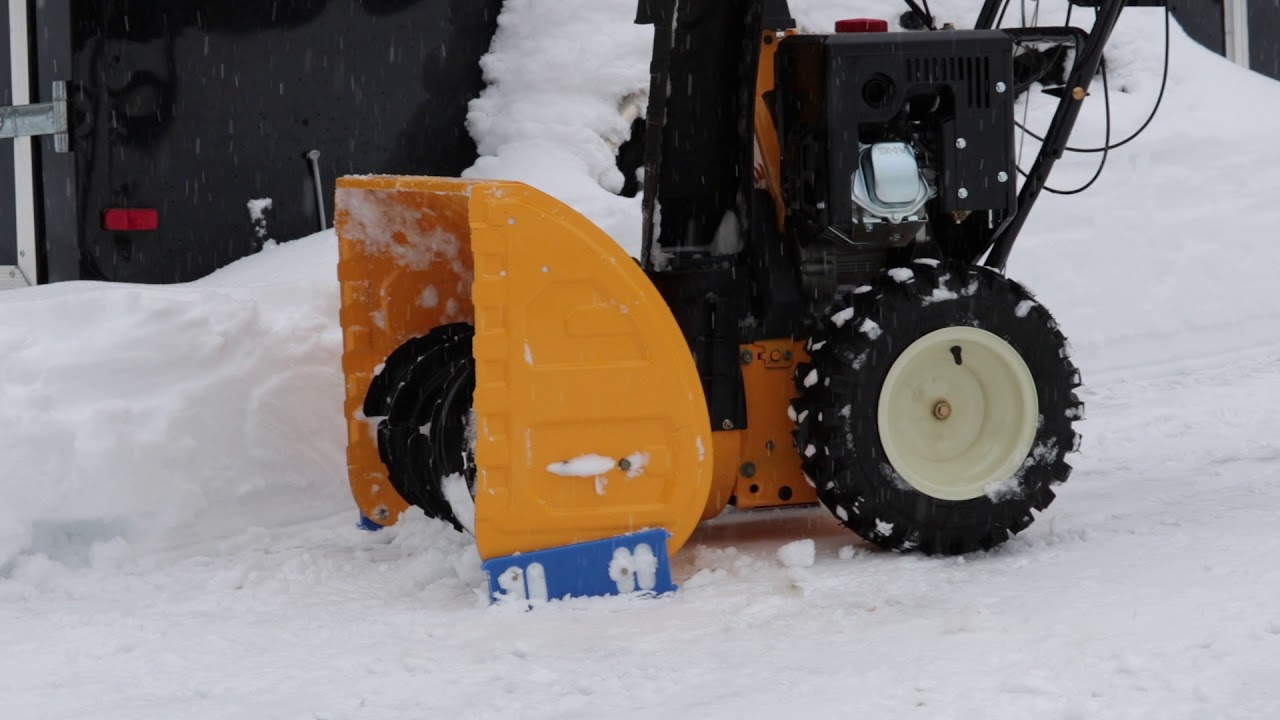 Cub Cadet 2X 528 SWE Snow Blower - YouTube