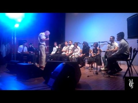 طيارة صفراء اداء فرقة الولاء الانشادية