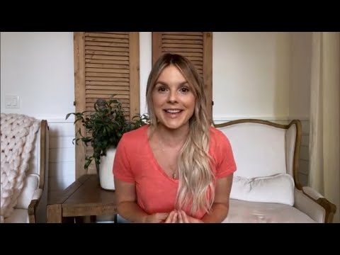 Video: Ali Fedotowsky Giá trị ròng: Wiki, Đã kết hôn, Gia đình, Đám cưới, Lương, Anh chị em ruột