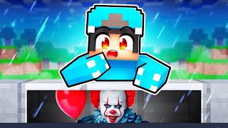 EXTREME HIDE AND SEEK in Minecraft VS CLOWNS!