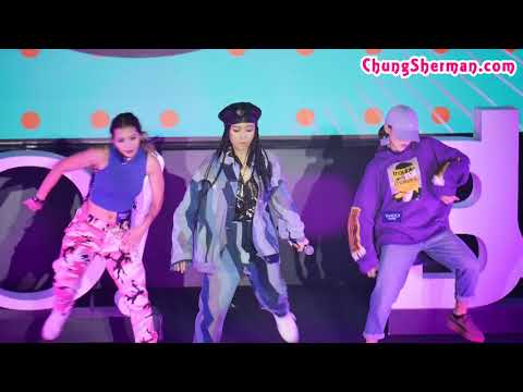 [6-12-2017]Yahoo Asia Buzz Award 2017(鍾舒漫 - 小碎步)