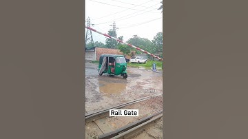 How gets down manual rail crossing gate #short #shortsvideo #railgate #down #india