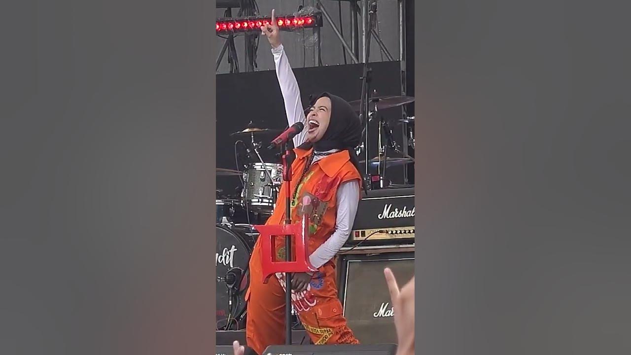 Tantri Kotak Yang Selalu Energyk#shorts #kotak #tantri #vokalis #rockers #musisi #viral #trending