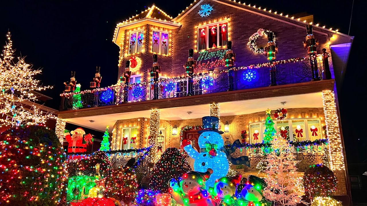 ⁴ᴷ Dyker Christmas Lights in Brooklyn New City ✨🎅 - YouTube